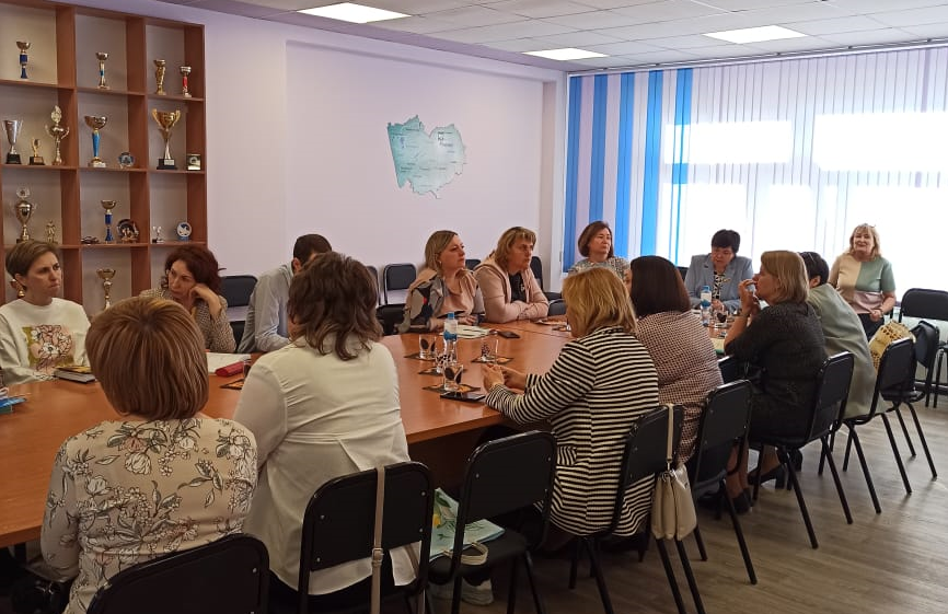 Сегодня в лицее состоялся совет заместителей директоров по УВР и ВР города Барнаула.