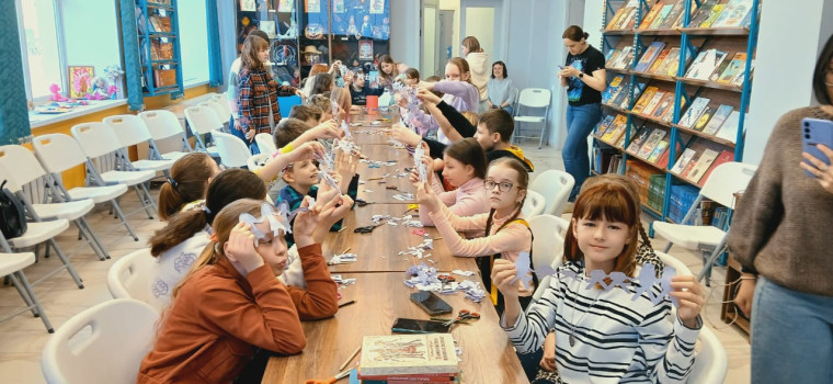 Экскурсия 4Б класса в  Детскую библиотеку имени Н.К. Крупской на встречу  с писательницей.